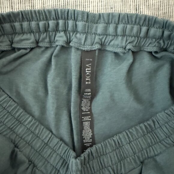 Vuori Boyfriend Short Womens Small - Picture 3 of 4